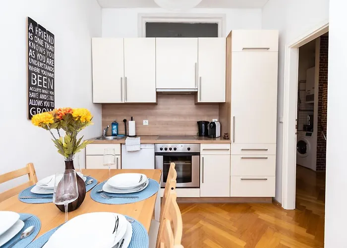Wonderful Close To Centre With Porch Apartment Vienna